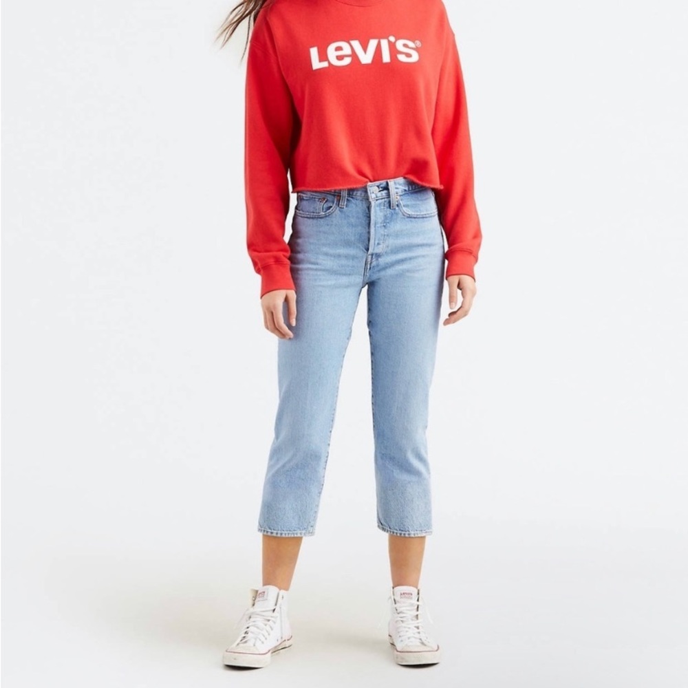 NWT Levi's Jeans Wedgie High Waist Straight Leg Light Wash Size 31